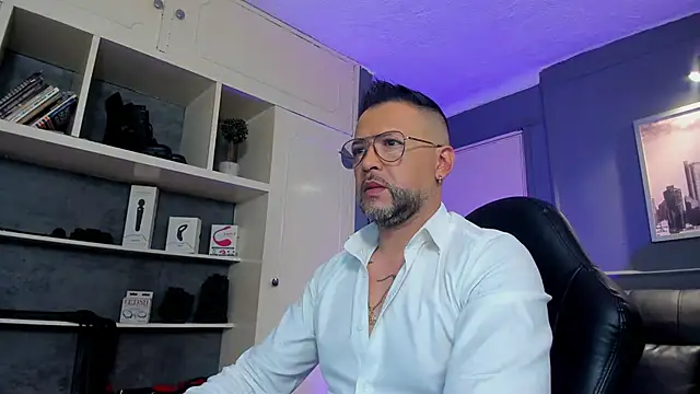 MrFrank tattoo online show from September 19, 2025, 12:31 pm