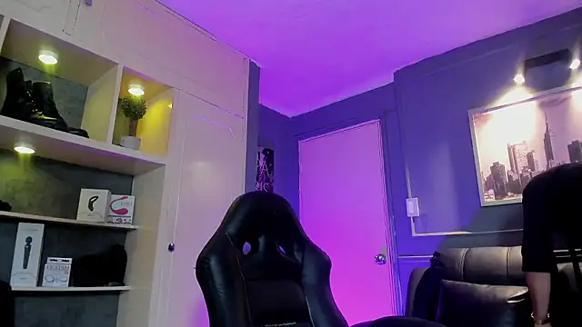 MrFrank tattoo online show from February 2, 2026, 10:36 am