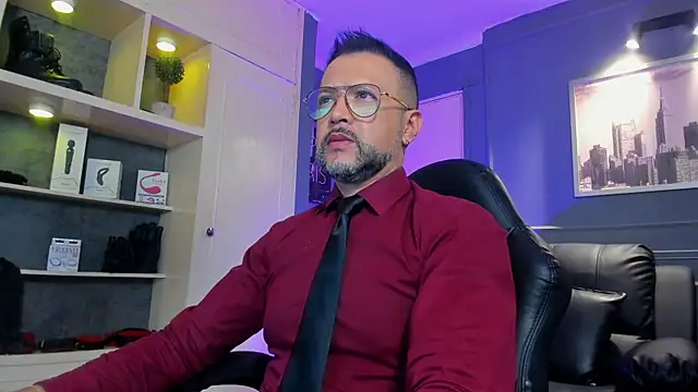 MrFrank tattoo online show from December 17, 2025, 11:37 am