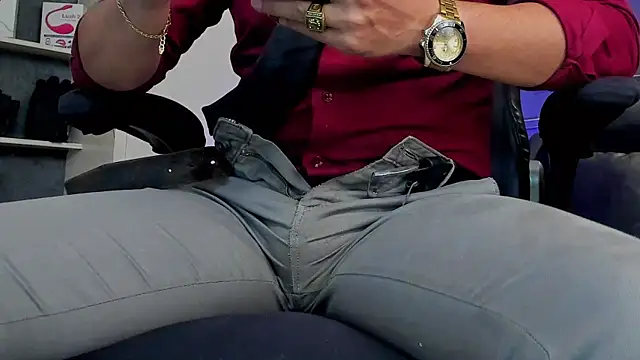 MrFrank tattoo online show from September 11, 2025, 1:11 pm