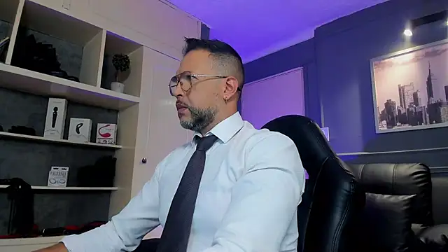 MrFrank tattoo online show from November 10, 2025, 12:21 pm