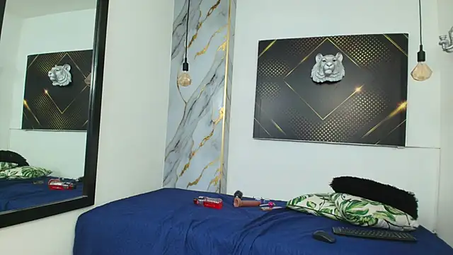 oliver  brown online show from November 5, 2025, 10:46 pm