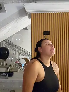 Snapshot of LizzRouse chatting on February 7, 2026, 12:24 pm LizzRouse online show from February 7, 2026, 12:24 pm