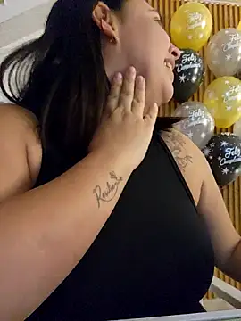 Snapshot of LizzRouse chatting on February 17, 2026, 11:40 am LizzRouse online show from February 17, 2026, 11:40 am