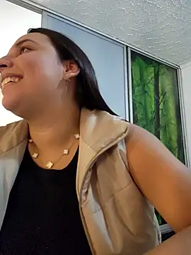 LizzRouse online show from March 17, 2026, 1:47 pm