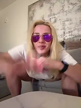 Strongqueen online show from January 15, 2025, 7:23 pm