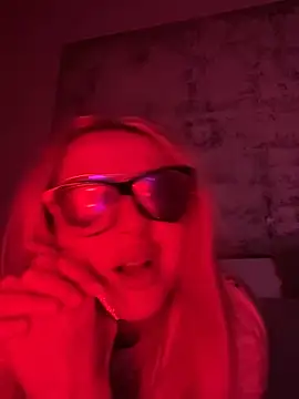 Strongqueen online show from January 16, 2025, 1:27 am