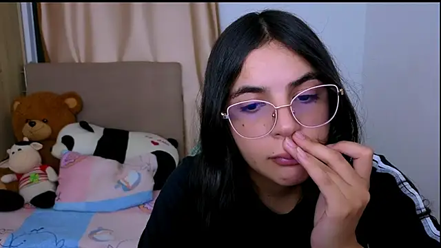  elenna online show from December 16, 2025, 5:28 pm