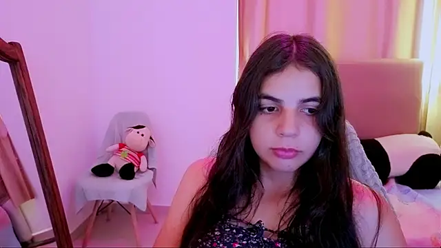  elenna online show from June 5, 2026, 6:02 pm