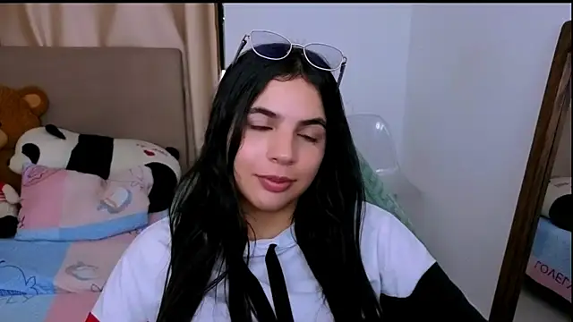  elenna online show from December 17, 2025, 5:29 pm