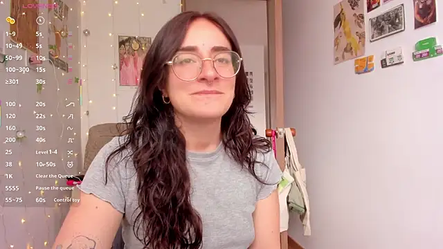 linda giggle online show from October 22, 2025, 2:16 pm