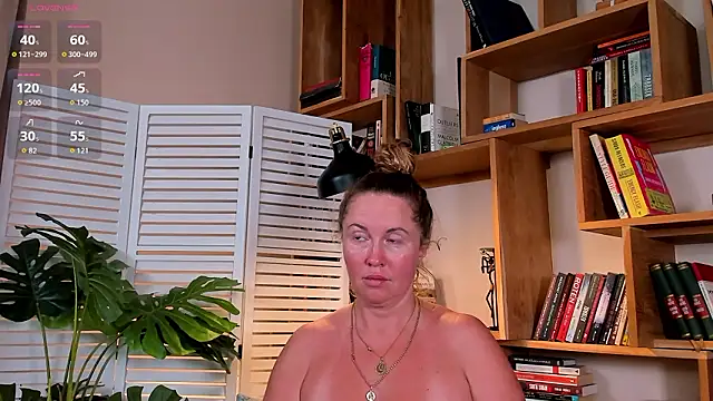 Snapshot of Amber_Foks chatting on February 23, 2026, 10:05 am Amber Foks online show from February 23, 2026, 10:05 am