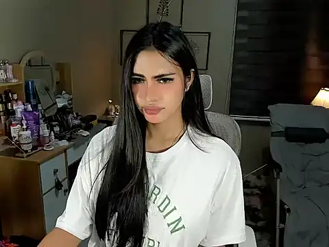 Snapshot of EternityBanks chatting on April 1, 2026, 2:25 pm EternityBanks online show from April 1, 2026, 2:25 pm