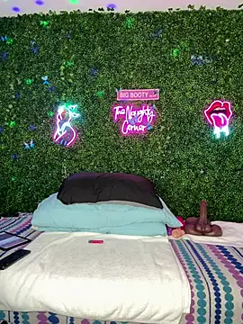 ThickAssRena online show from February 18, 2026, 8:44 am