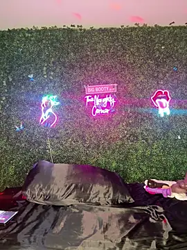 ThickAssRena online show from March 12, 2026, 8:18 am