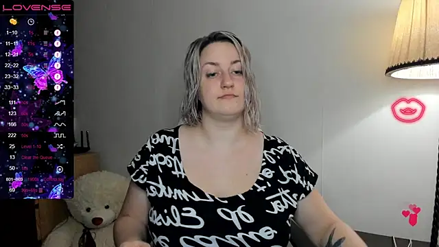 Snapshot of Christen_John_lover chatting on March 3, 2025, 5:41 pm Christen John lover online show from March 3, 2025, 5:41 pm