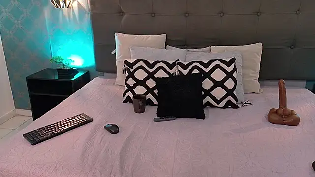 Madisonsmiith online show from March 13, 2025, 1:10 am