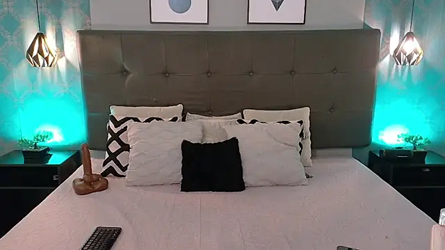 Madisonsmiith online show from October 25, 2025, 9:15 pm