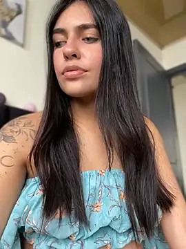 DaphneUwu online show from February 15, 2025, 8:34 pm