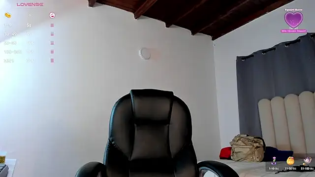 Snapshot of Dounia_nagi chatting on October 7, 2025, 4:13 am Dounia nagi online show from October 7, 2025, 4:13 am