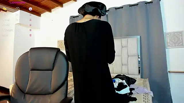 Snapshot of Dounia_nagi chatting on October 25, 2025, 8:09 pm Dounia nagi online show from October 25, 2025, 8:09 pm