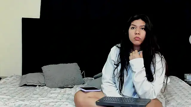 lissandthor13 online show from November 6, 2025, 10:30 am