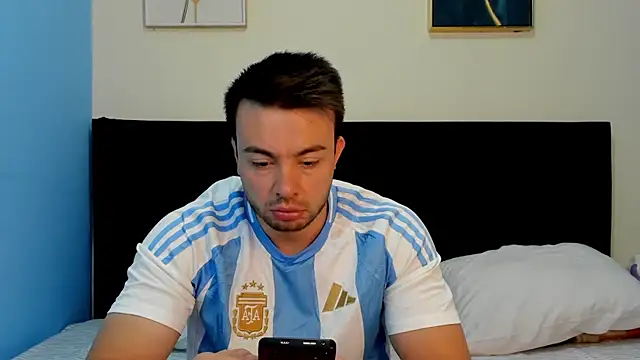 lissandthor13 online show from April 9, 2026, 12:22 pm