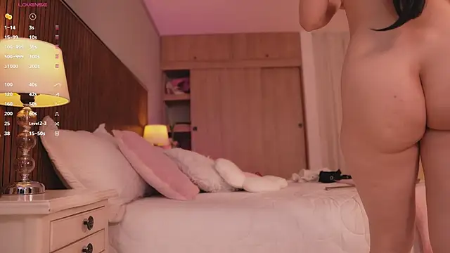 tatikiss  online show from January 12, 2026, 11:50 am