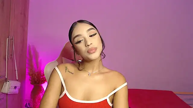 Snapshot of GiltRosebush chatting on December 18, 2024, 9:08 pm GiltRosebush online show from December 18, 2024, 9:08 pm