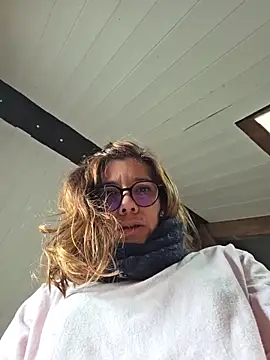 Snapshot of Lina_lou4 chatting on February 11, 2026, 1:22 pm Lina lou4 online show from February 11, 2026, 1:22 pm