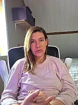 Lina lou4 online show from December 19, 2025, 9:11 am