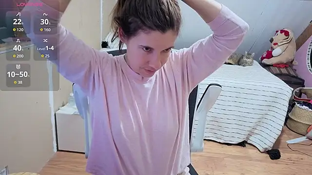 Lina lou4 online show from November 6, 2025, 4:33 pm