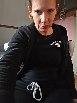 Snapshot of Lina_lou4 chatting on February 19, 2026, 4:37 pm Lina lou4 online show from February 19, 2026, 4:37 pm