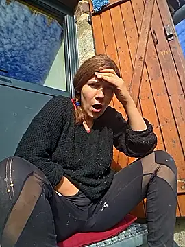 Lina lou4 online show from November 4, 2025, 12:09 pm