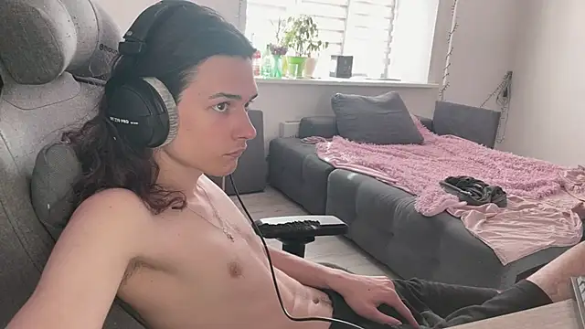 CandyChell online show from June 12, 2026, 1:09 pm