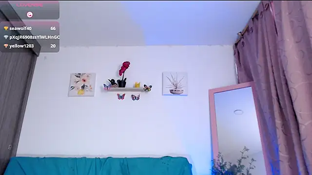 Snapshot of Annaross2 chatting on February 13, 2025, 6:37 pm Annaross2 online show from February 13, 2025, 6:37 pm