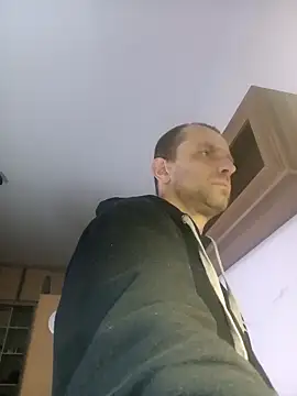 Snapshot of Roman0798 chatting on March 16, 2025, 1:17 am Roman0798 online show from March 16, 2025, 1:17 am