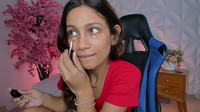 cora 22 online show from November 13, 2025, 12:31 pm