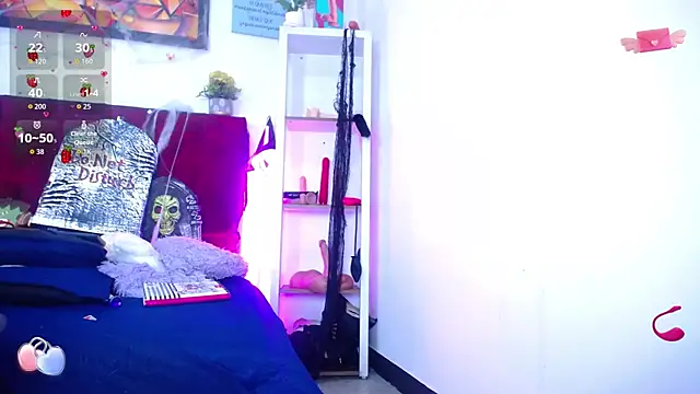 louise nails online show from November 4, 2025, 4:44 pm