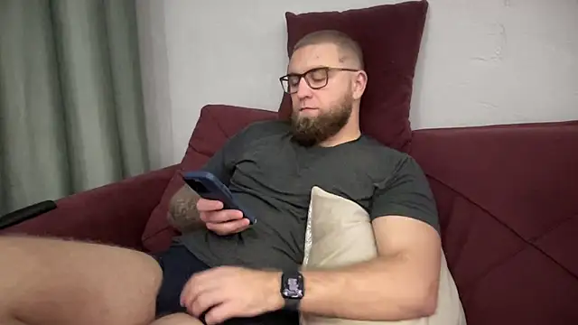 Snapshot of Bear_bear_ chatting on February 19, 2025, 5:27 pm Bear bear online show from February 19, 2025, 5:27 pm