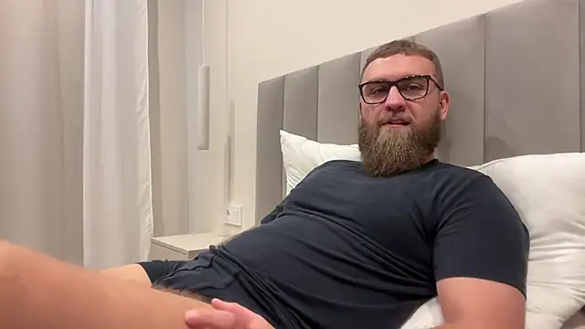 Bear bear  online show from November 14, 2025, 11:36 am