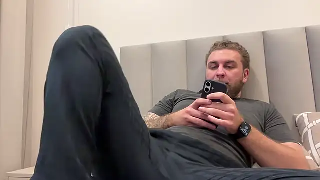 Bear bear  online show from March 10, 2026, 2:43 pm