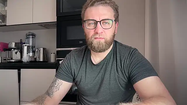 Bear bear  online show from April 20, 2026, 7:55 am