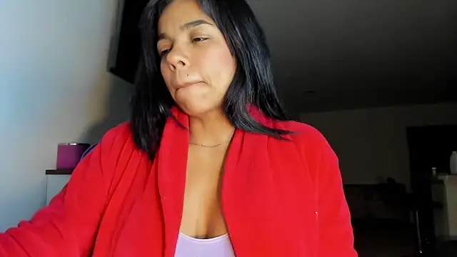 victoriachicas online show from October 10, 2025, 8:37 am