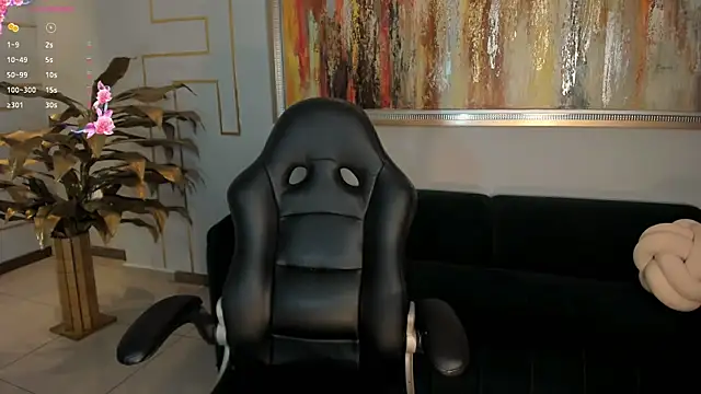 Snapshot of JuanitaClay chatting on October 23, 2025, 12:48 pm JuanitaClay online show from October 23, 2025, 12:48 pm