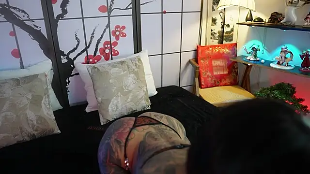 Scarlett collins02 online show from April 17, 2026, 1:19 am