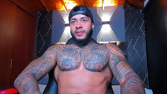 Snapshot of muscle_man16 chatting on January 25, 2025, 12:27 am muscle man16 online show from January 25, 2025, 12:27 am
