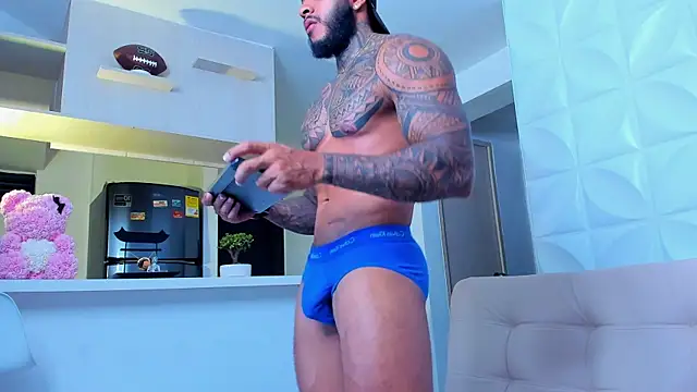 Snapshot of muscle_man16 chatting on February 3, 2025, 11:05 pm muscle man16 online show from February 3, 2025, 11:05 pm
