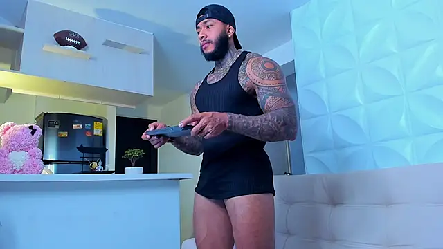 Snapshot of muscle_man16 chatting on February 10, 2025, 11:02 pm muscle man16 online show from February 10, 2025, 11:02 pm