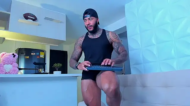 Snapshot of muscle_man16 chatting on February 22, 2025, 3:23 am muscle man16 online show from February 22, 2025, 3:23 am